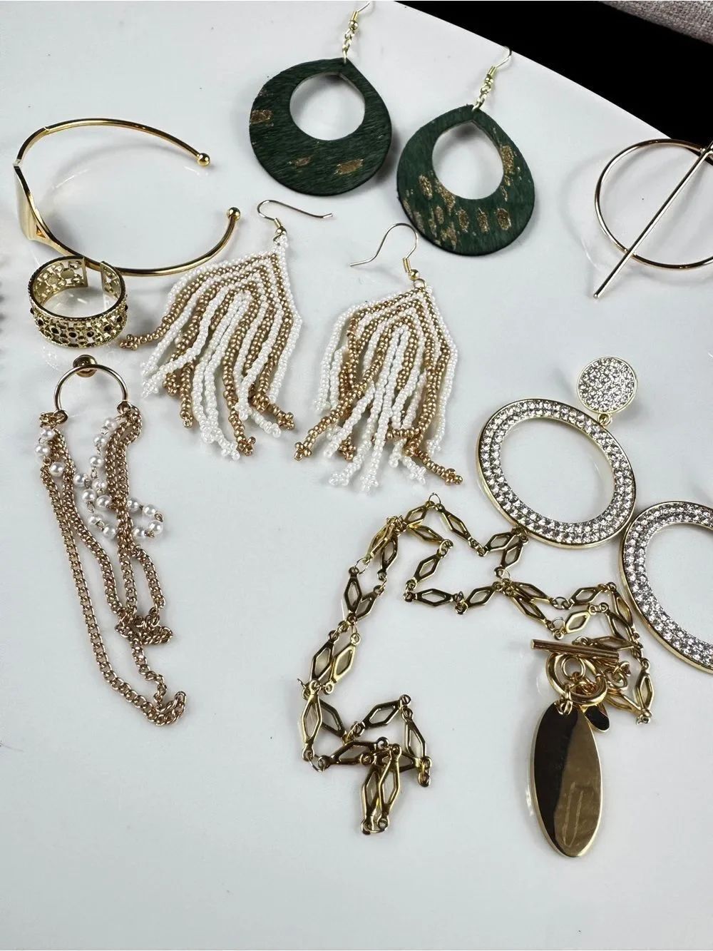 8 Piece LOT GOLD TONE